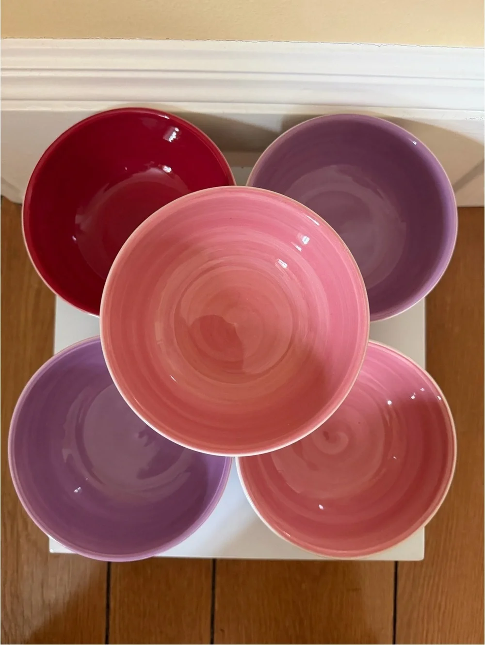 Ceramic glazed cereal ice cream bowls with XOX and hearts theme. Set of 5